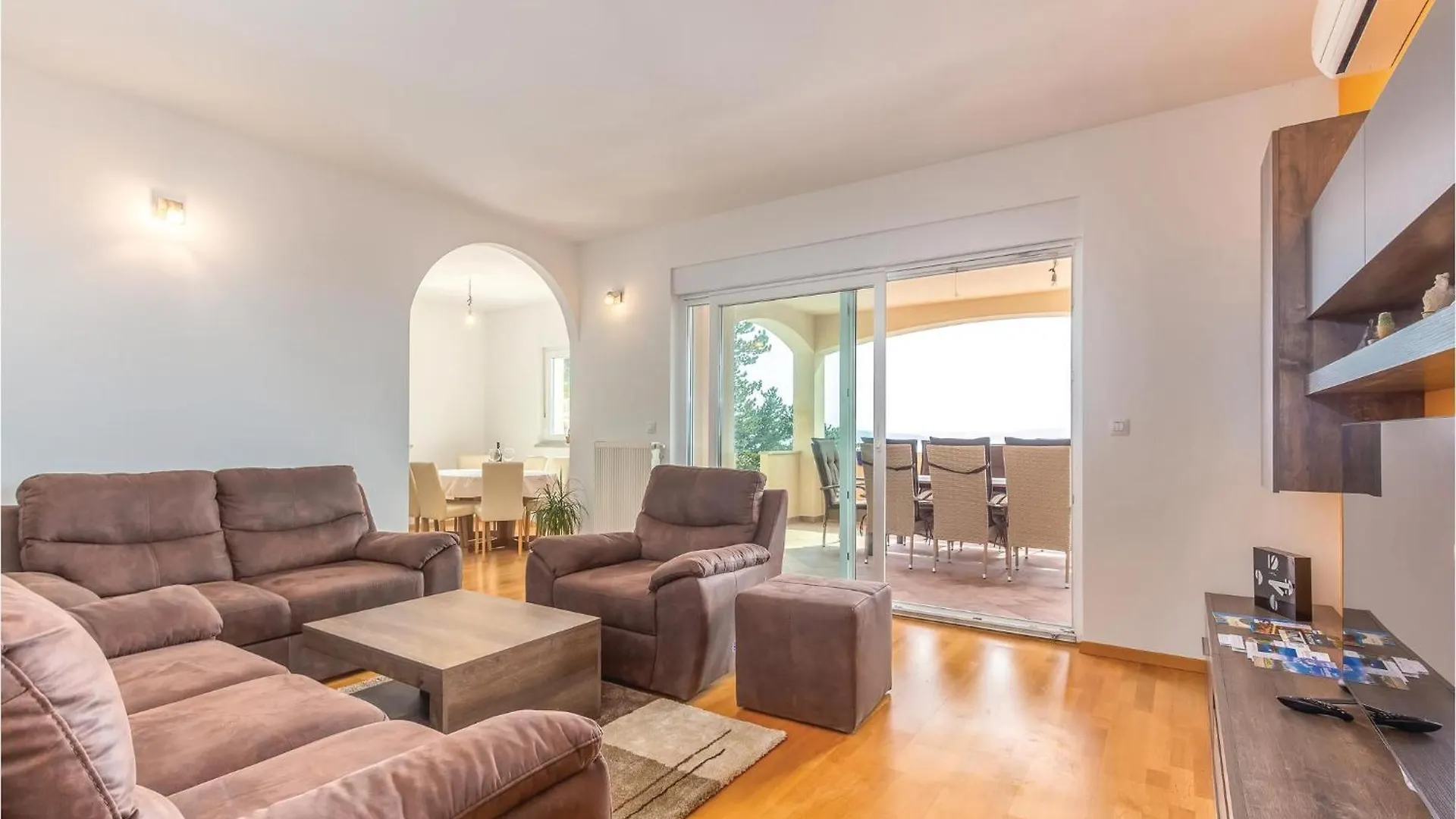 4 Bedroom Awesome Home In Kostrena 0*,