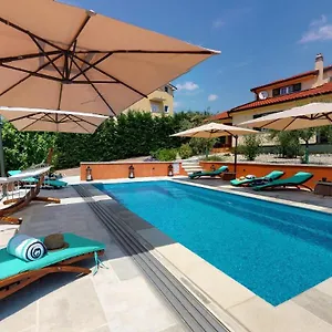 Villa Oasis, Kostrena