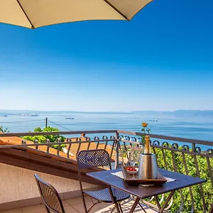 Apartment Korina, Kostrena